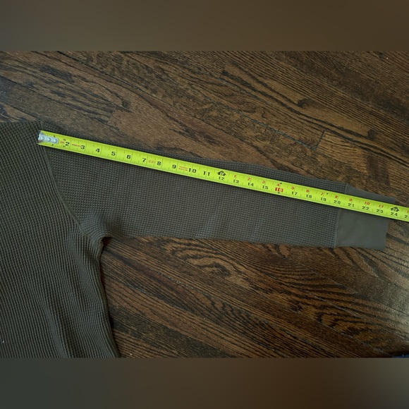 Filson Women’s Waffle Knit Thermal Crewneck - Picture 11 of 11